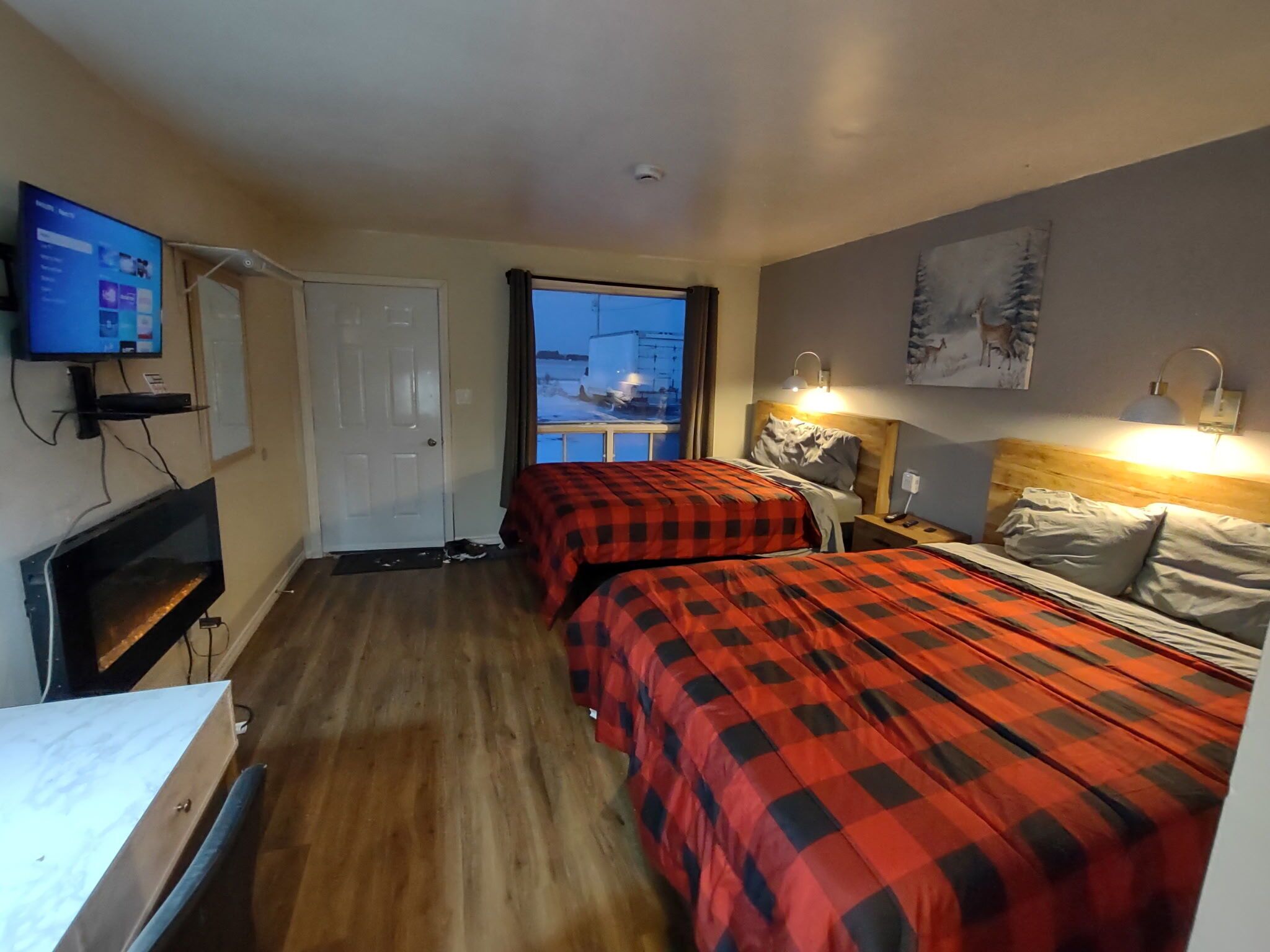 Chambre Standard, 2 grands lits, non-fumeur | Rideaux d’obscurcissement, accès au Wi-Fi (inclus), literie fournie