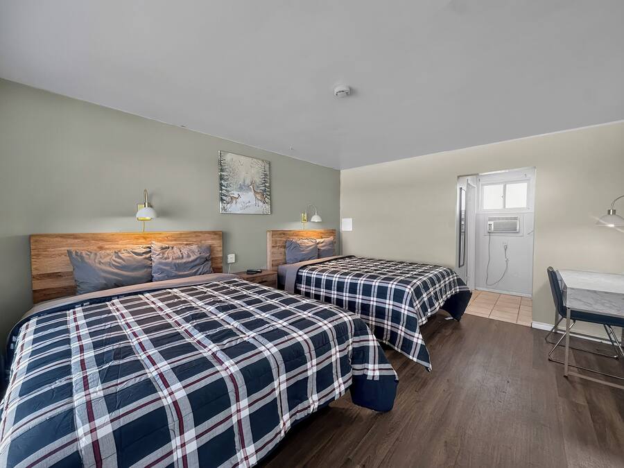 Blackout drapes, free WiFi, bed sheets