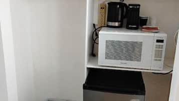 Rom – standard, 1 kingsize-seng, ikke-røyk | Blendingsgardiner, wi-fi (inkludert) og sengetøy