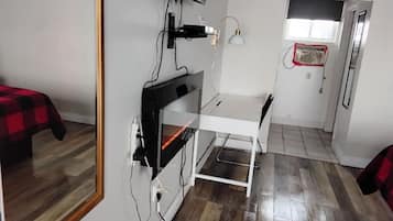 Habitación estándar, 1 cama de matrimonio grande, no fumadores | Cortinas opacas, wifi gratis, ropa de cama