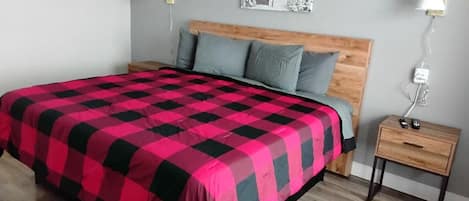 Cortinas blackout, wifi gratis y ropa de cama