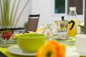 Free daily continental breakfast