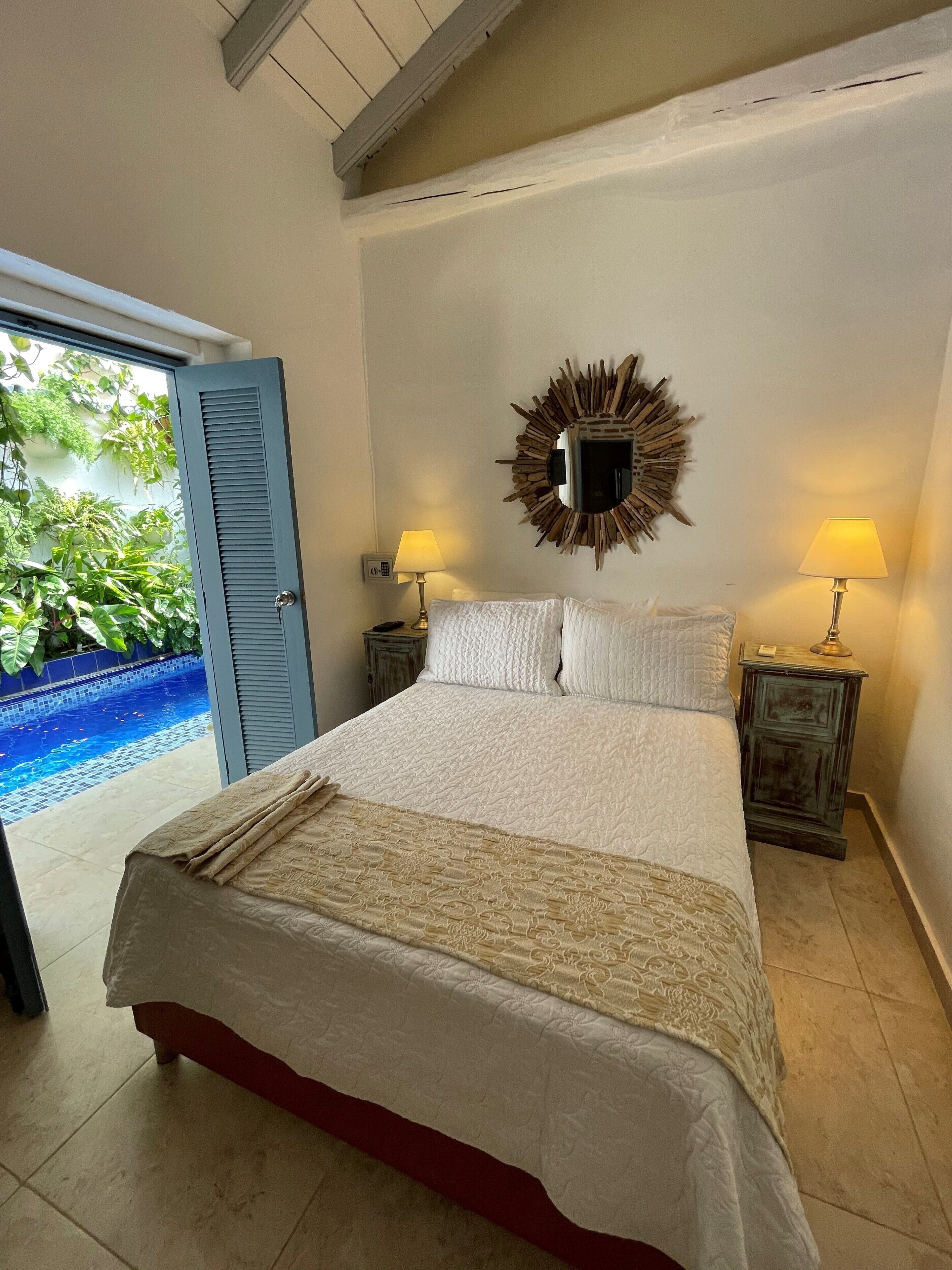 Caja de seguridad en la habitación, wifi gratis y ropa de cama 