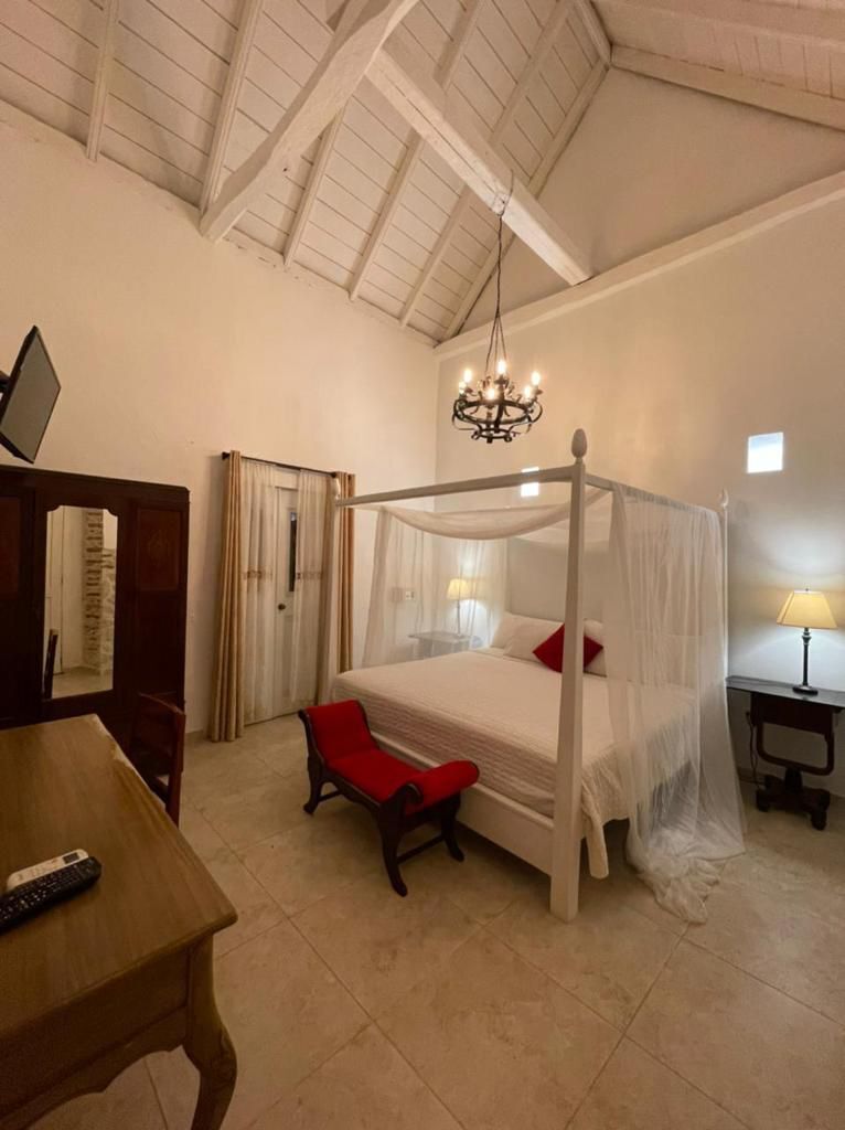 In-room safe, free WiFi, bed sheets