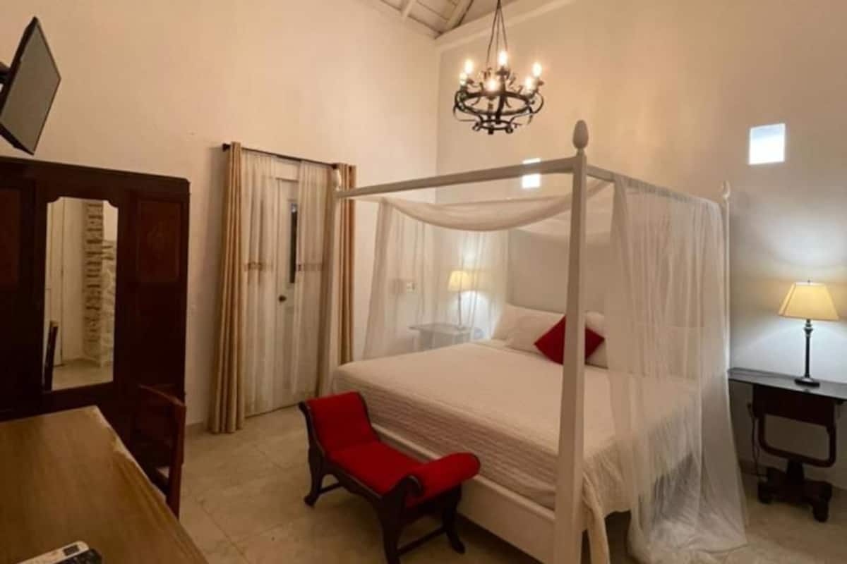 In-room safe, free WiFi, bed sheets
