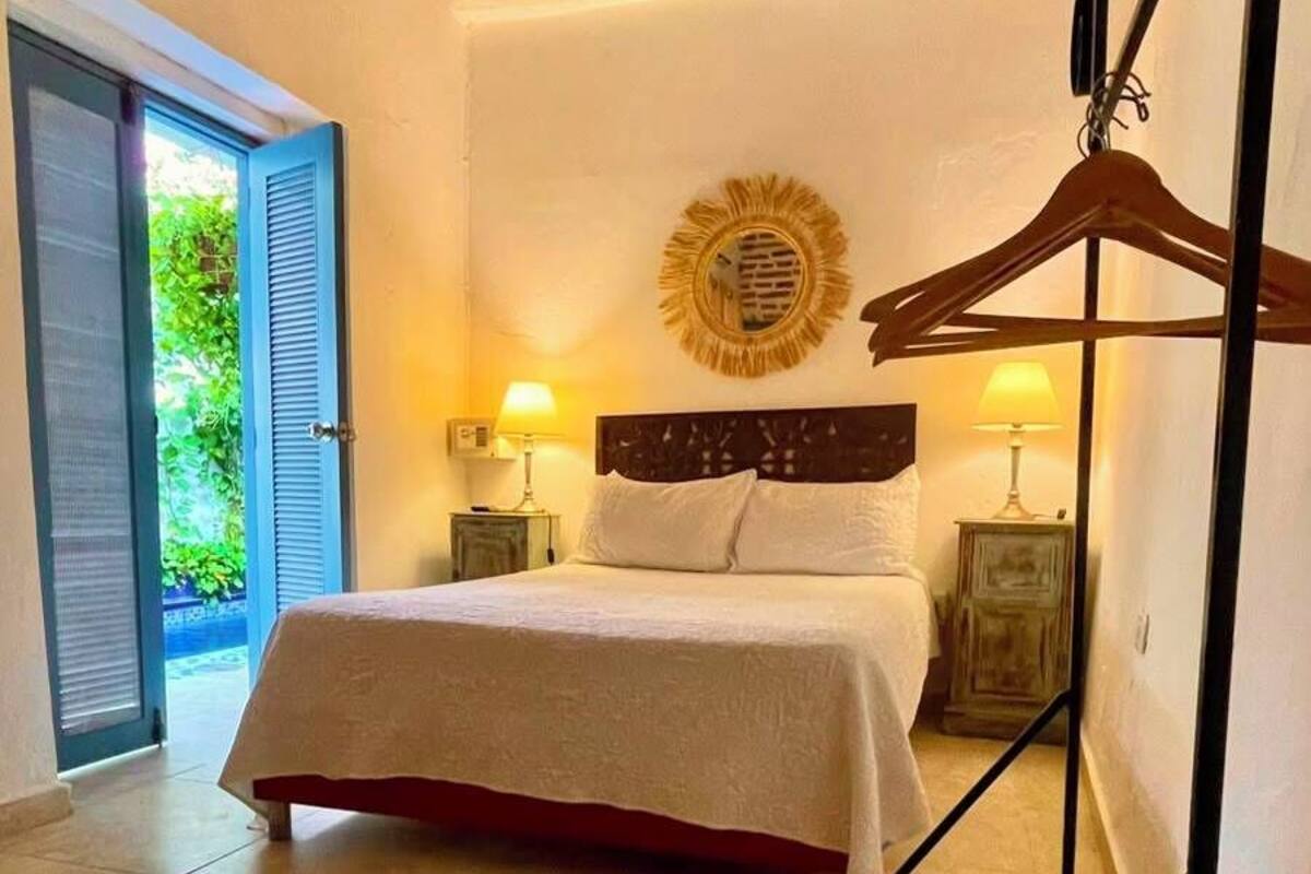 Doppia Classic, 1 letto matrimoniale, vista piscina | Una cassaforte in camera, Wi-Fi gratuito, lenzuola
