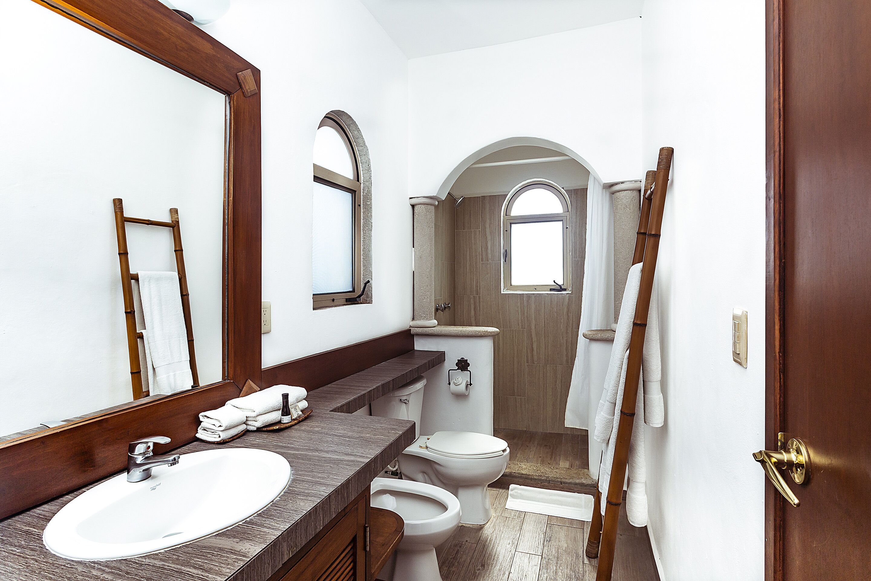 Deluxe Room | Bathroom