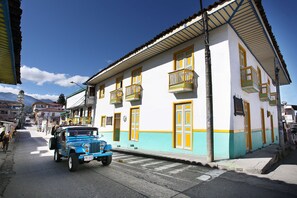 Exterior detail - Hostal Ciudad De Segorbe - Hostel (Salento)