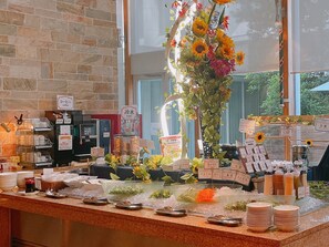 Café da manhã com buffet todos os dias mediante uma taxa