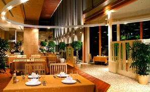 每日供應吃到飽早餐 (每人 JPY2700)