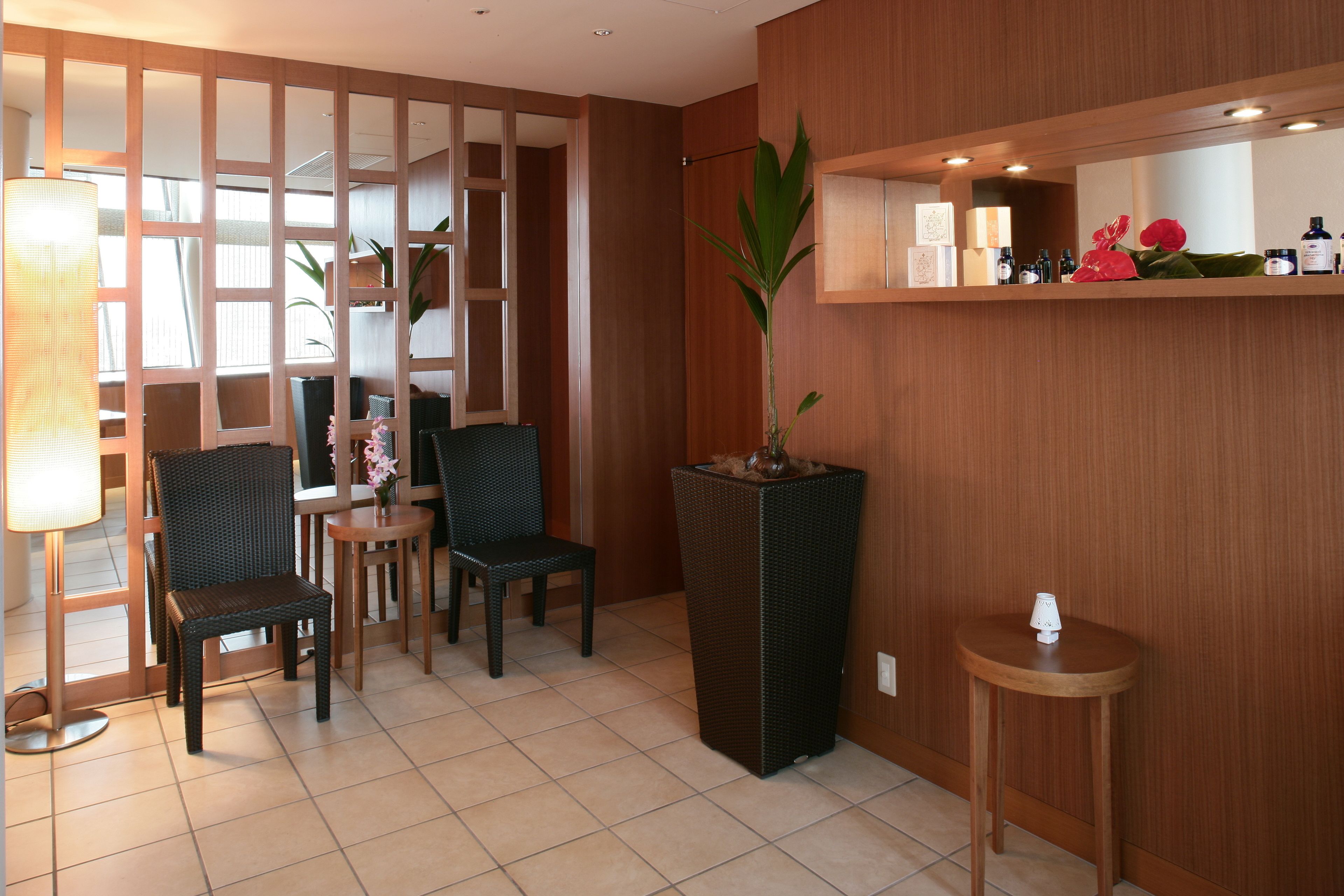 body treatments, aromatherapy, hot stone massages, body wraps