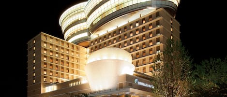 Façade de l’hébergement - soirée/nuit