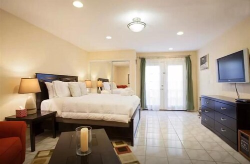 Burbank Spectacular Apt. Suite