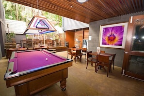 Bar (in der Unterkunft)