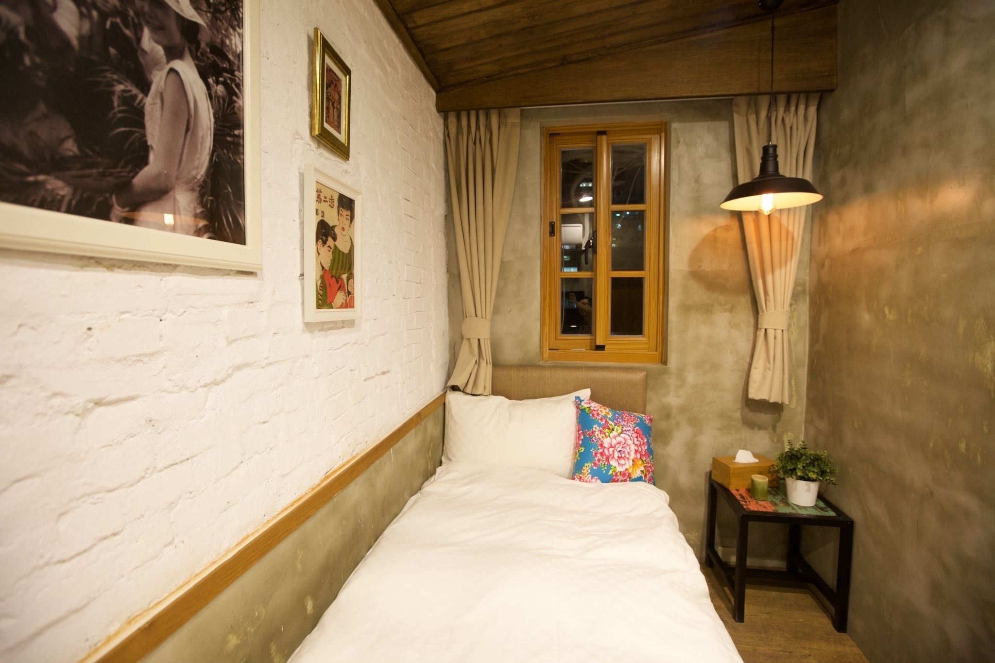 single room | 1 bedroom, egyptian cotton sheets, premium bedding, down duvets