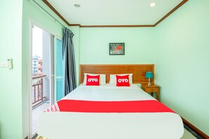 In-room safe, desk, free WiFi - Chusri Hotel - SHA Extra Plus (Patong)