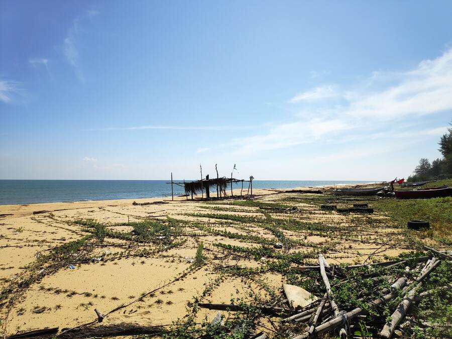Aan het strand, wit zand