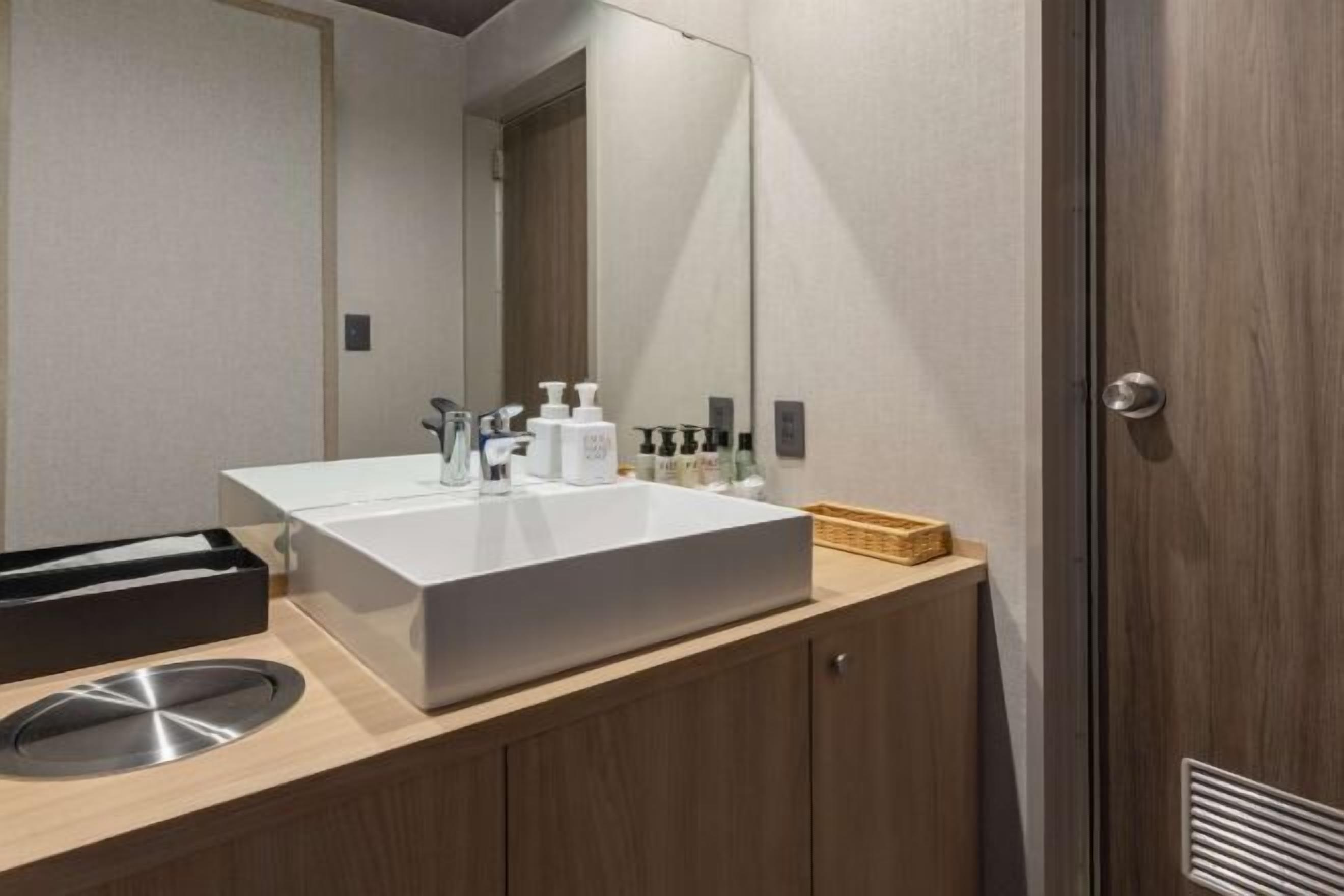 Salle de bain | Baignoire et douche séparées, douche hydromassante