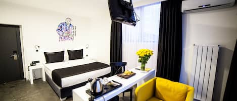 Minibar, in-room safe, desk, free WiFi