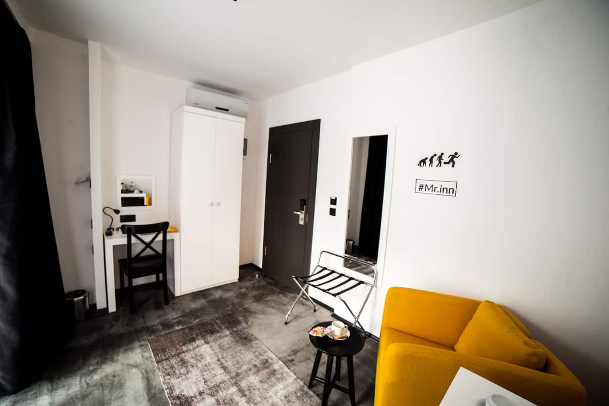 Deluxe-Zimmer | Wohnbereich | LED-Fernseher