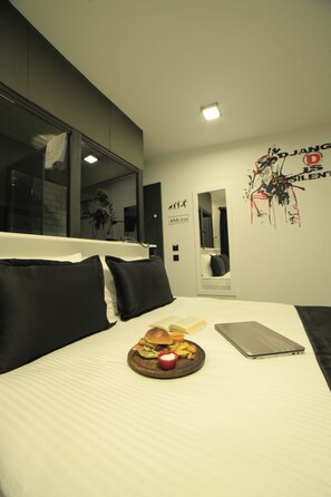Economy Room, 1 Double Bed | Minibar, in-room safe, desk, free WiFi - Inn 65 Budget (Ankara)