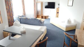 Apartment, Private Bathroom, Courtyard View | Room amenity - Hotel Sorella (Ittlingen)