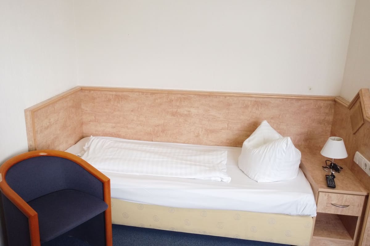 Classic Single Room, Private Bathroom, Courtyard View
