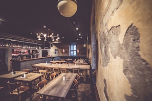 Bar (on property) - Hotel Luis (Regensburg)