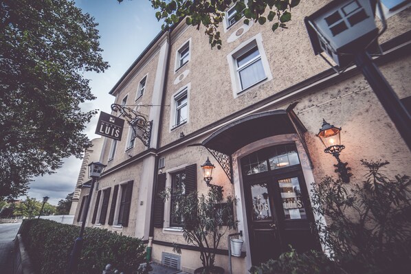 Property entrance - Hotel Luis (Regensburg)