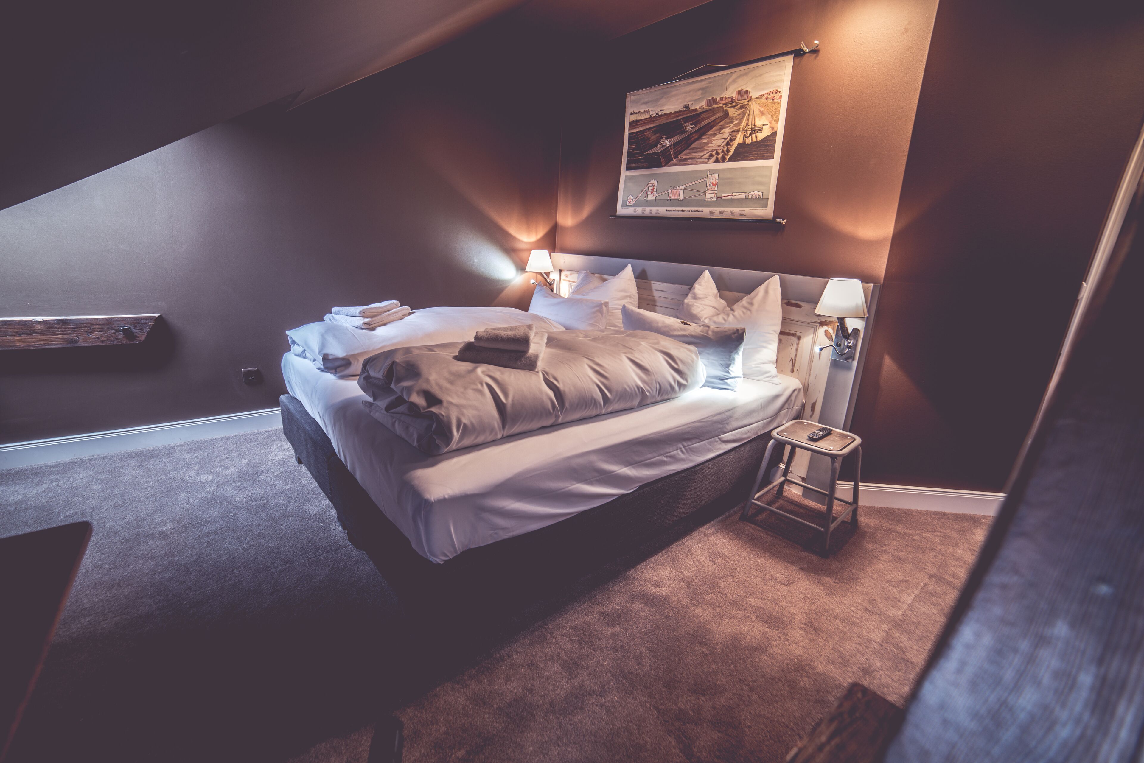 basic triple room, 2 bedrooms | 1 bedroom, individually decorated, desk, laptop workspace