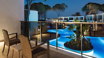 Hochwertige Bettwaren, kostenlose Minibar, Zimmersafe, Schreibtisch