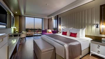 Ropa de cama de alta calidad y minibar con artículos gratuitos