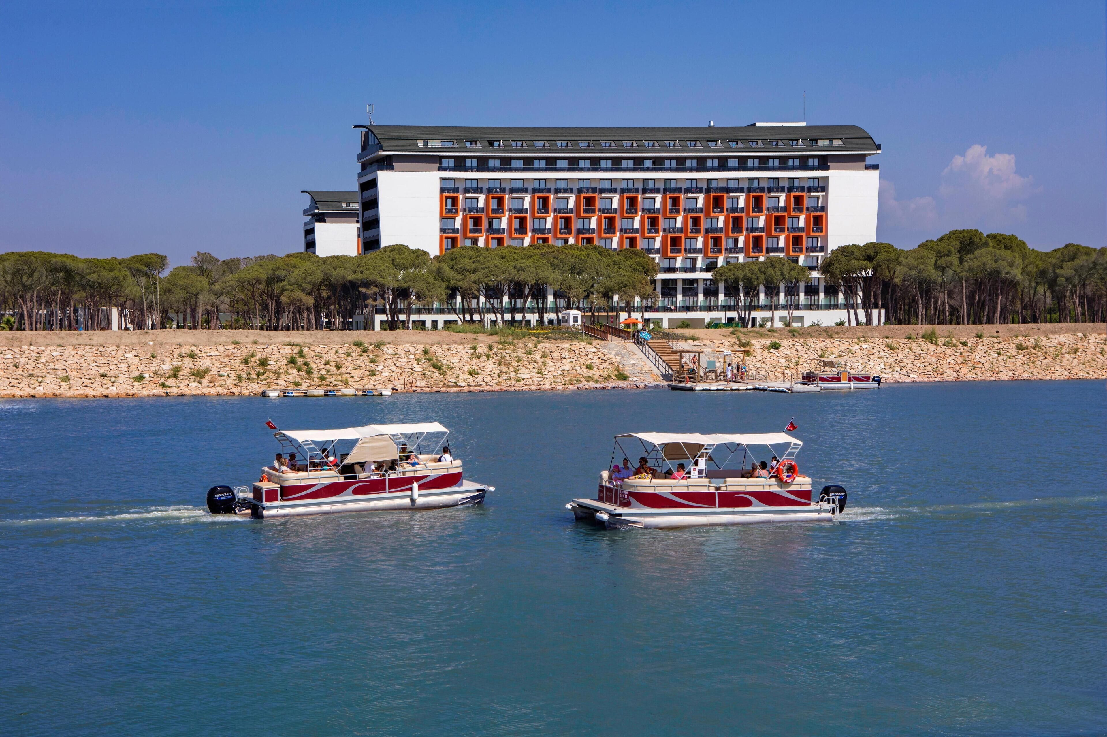 Private beach nearby, free beach shuttle, sun loungers, beach umbrellas