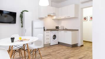 Appartement, 1 chambre | Coin séjour | Télévision