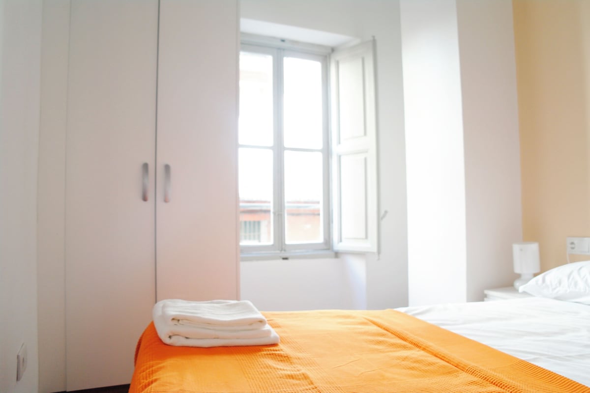 1 bedroom, down comforters, desk, soundproofing