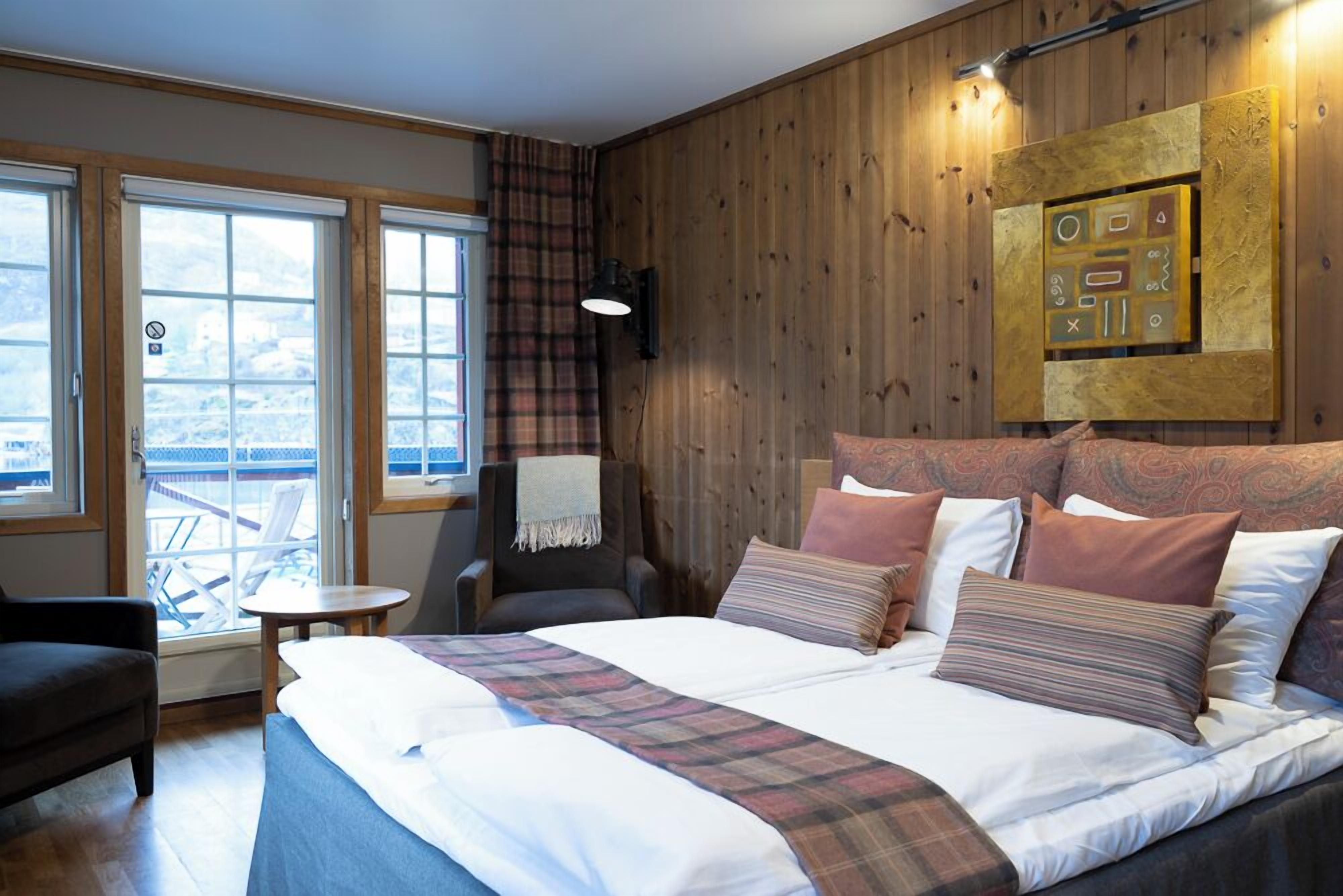 superior double room, balcony | 1 bedroom, minibar, blackout curtains, iron/ironing board