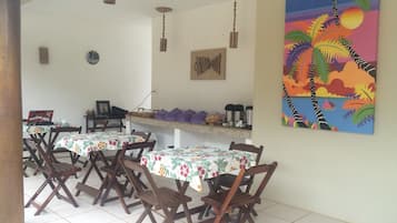 Free daily buffet breakfast