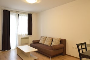 60-cm flat-screen TV with cable channels, TV - Winslow Highland (Bansko)