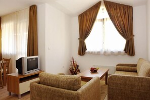 Individually decorated, individually furnished, soundproofing