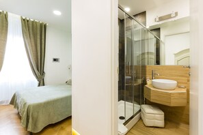 In-room safe, desk, iron/ironing board, free WiFi - Relais Calamatta (Rome)