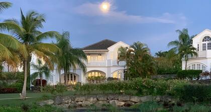 Royal Villa by Island Villas