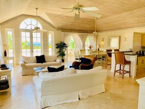 ทีวีจอแบน 32 นิ้ว พร้อมช่องเคเบิล, ทีวี