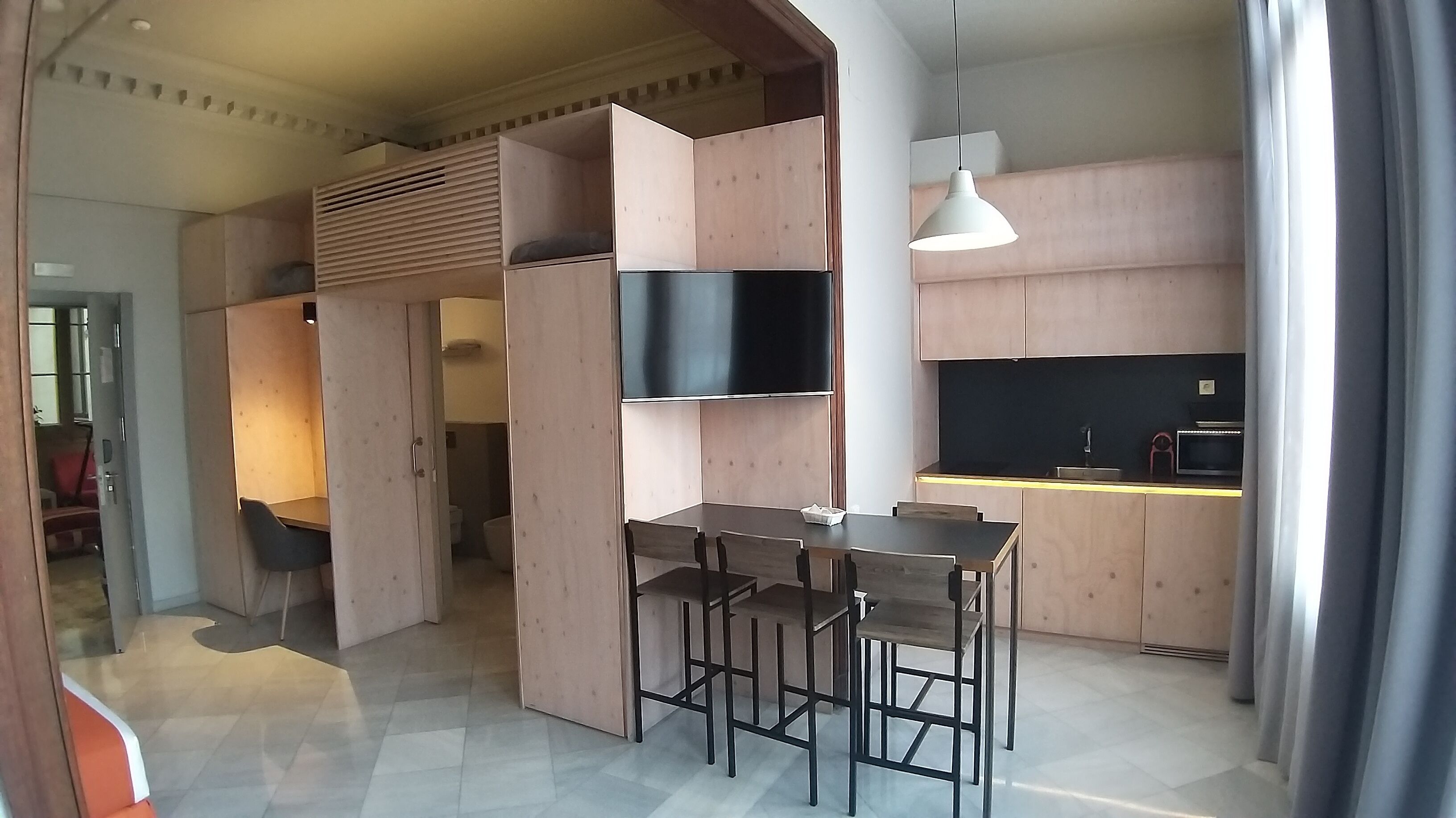 family studio (2 adults and 2 children) | lobby sitting area