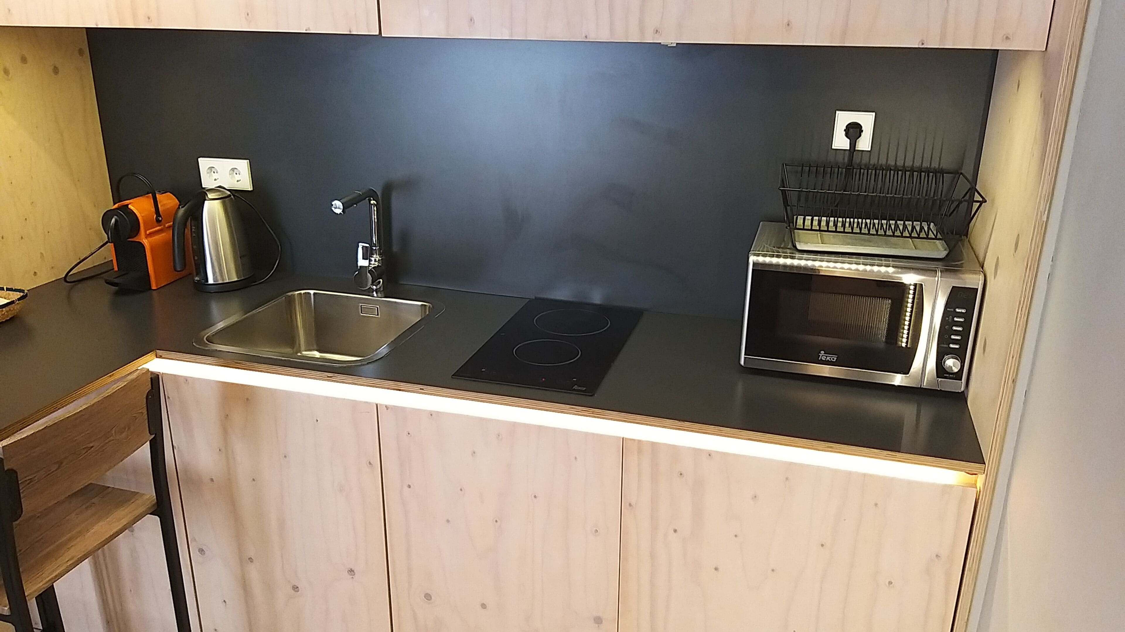 superior studio | private kitchenette | fridge, microwave, espresso maker, coffee/tea maker