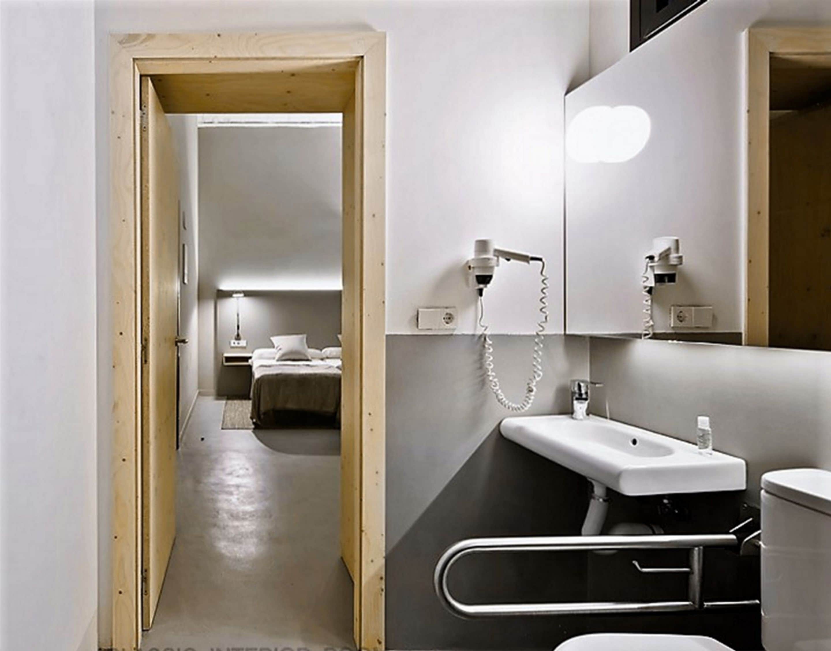 standard room, 1 bedroom | in-room safe, blackout curtains, free cots/infant beds