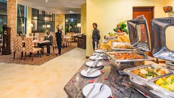 Breakfast, lunch, dinner served; international cuisine