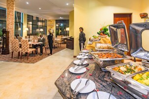 Breakfast, lunch, dinner served; international cuisine 