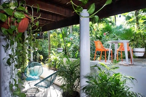 Restaurant - Puerta Azul (Roatan)