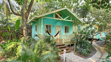 Family Garden VIlla | Vista al jardín