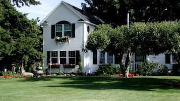 Fachada de la propiedad